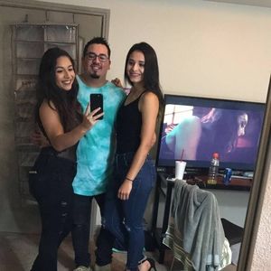 Meet your Posher, Max